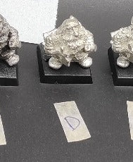 (1) Imperial Dwarf Warhammer Fantasy Miniatures -1070-