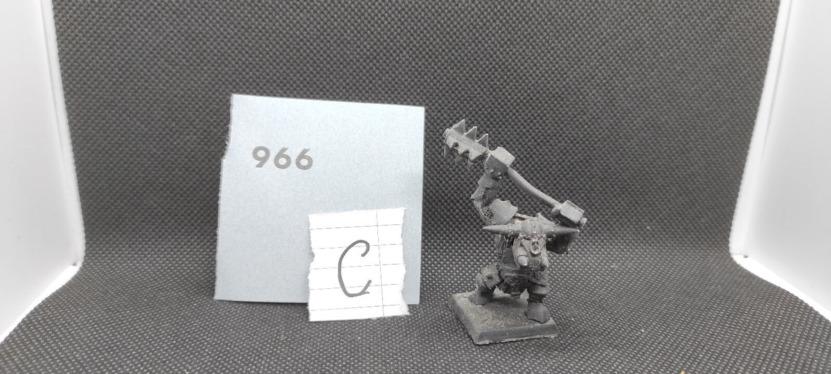 (1) Black Orc Metal OOP Orcs & Goblins Warhammer Fantasy Miniatures -1573-