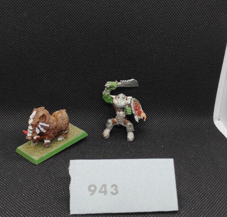 (1) Orcs Warlord Plastic Orcs & Goblins Warhammer Fantasy Miniatures -1584-
