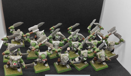 (16) Orcs Boys Boyz Orcs & Goblins Warhammer Fantasy Miniatures -1586-