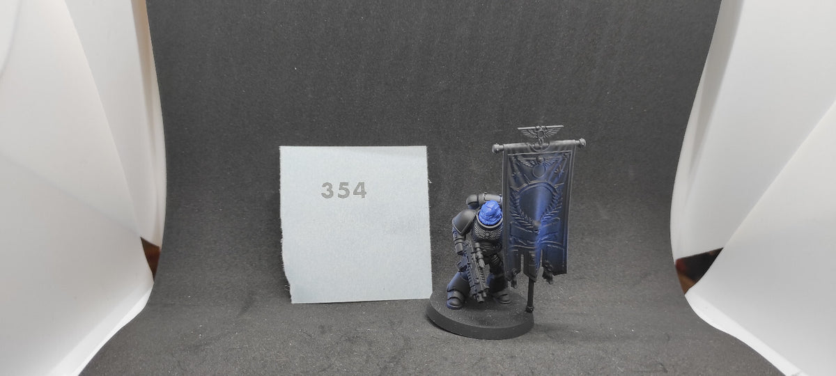 (1) Primaris Ancient W/Standard Bearer Space Marines Warhammer 40k -2269-