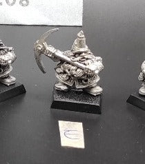 (1) Dwarf Miners Warhammer Fantasy Miniatures -1166-