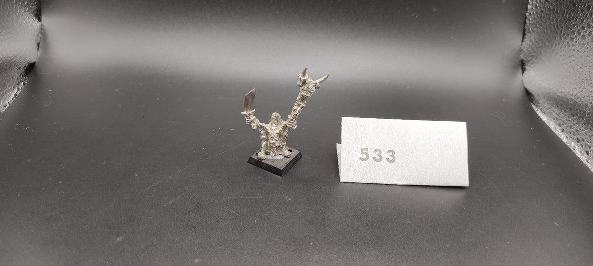 (1) Goblin Shaman Metal Orcs & Goblins Warhammer Fantasy Miniatures -1640-