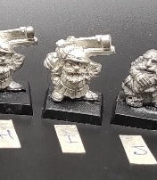 (1) Dwarf Thunderers Warhammer Fantasy Miniatures -1186-