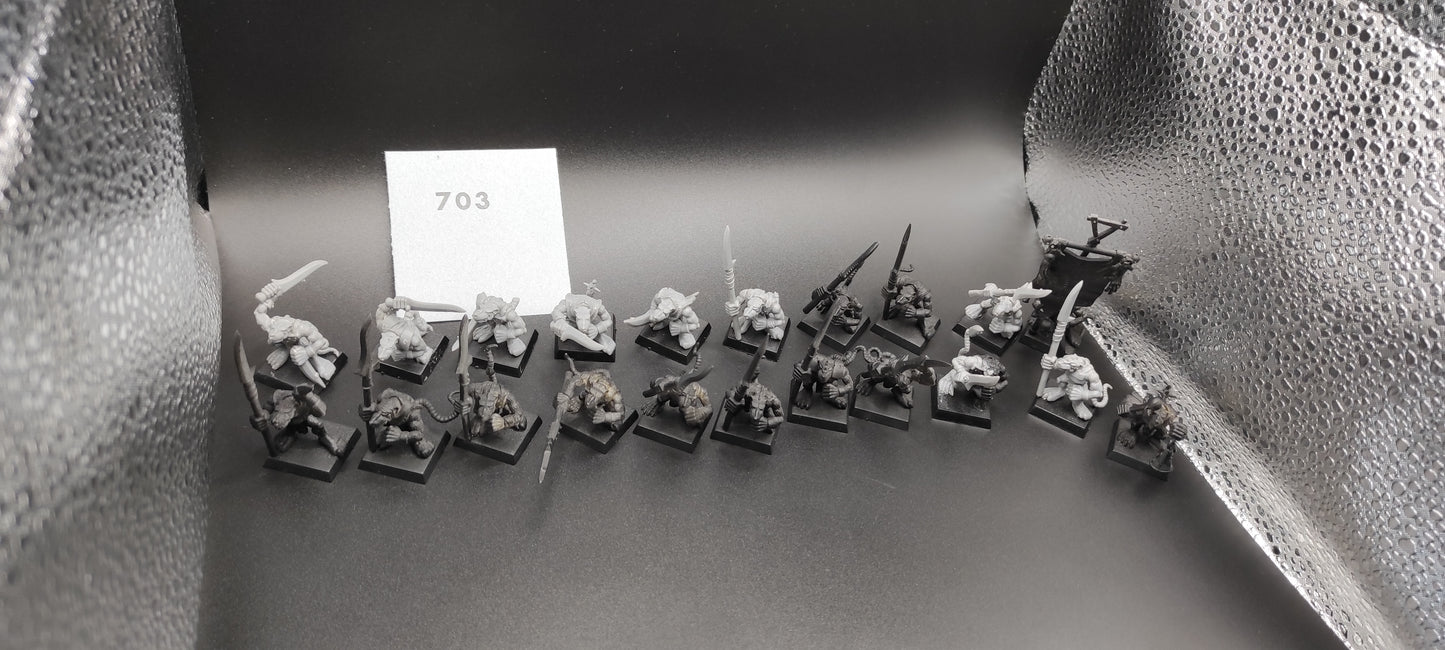 21 Clanrats Skaven Warhammer Fantasy Miniatures -703-