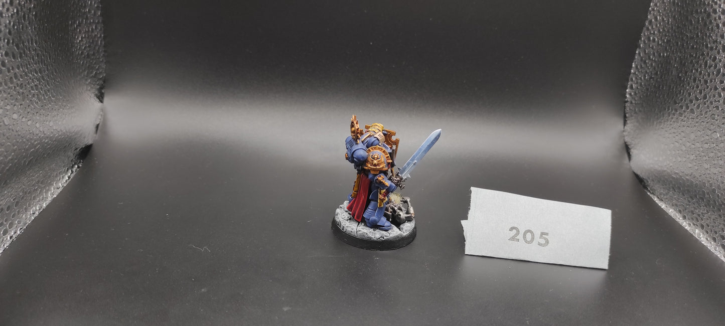 Captain with Relic Shield Space Marines Warhammer 40k -205-