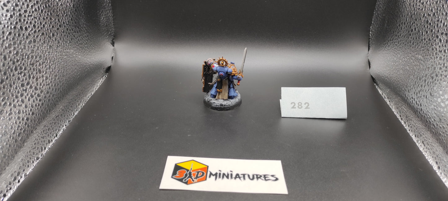 (1) Captain with Relic Shield Space Marines Warhammer 40k -282-