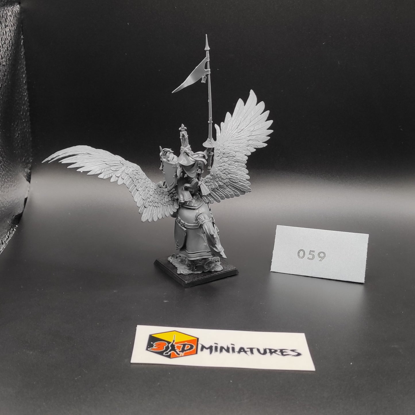 (1) Bretonnia Lord on Royal Pegasus Warhammer Fantasy Miniatures -059-