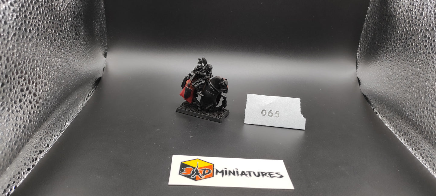 (1) Bretonnian Lord with Great Weapon on Warhorse Metal Warhammer Fantasy Miniatures -065-