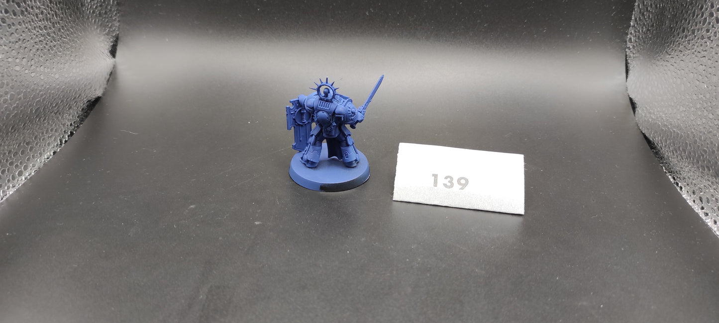 Bladeguard Lieutenant with Relic Shield Space Marines Warhammer 40k -139-