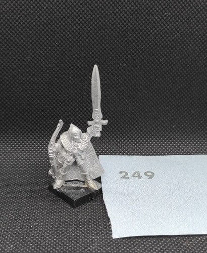 (1) Wood Elves Hero Glade Guard Archer Champion OOPMetal Warhammer Fantasy Miniatures -1936-