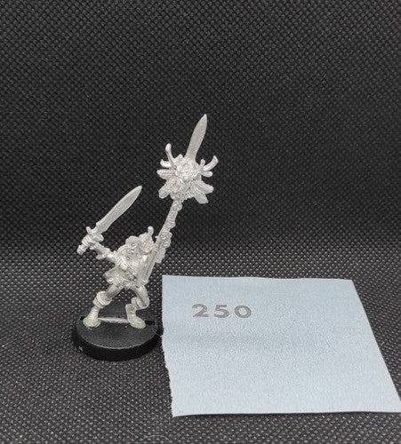 (1) Wood Elves Scout Standard Bearer OOPMetal Warhammer Fantasy Miniatures -1938-