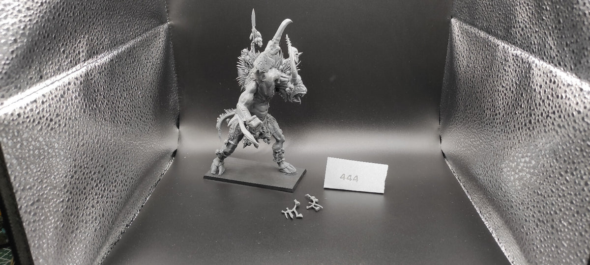 (1) Ghorgon Beastmen Warhammer Fantasy Miniatures -2433-