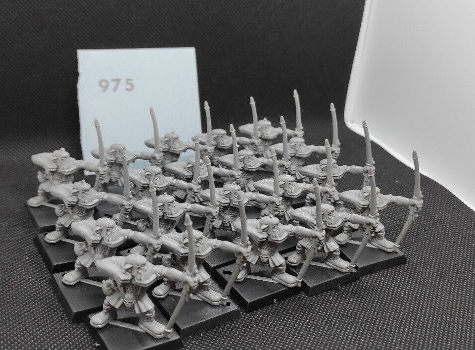 (20) OOP Plastic Orcs Archers Orcs & Goblins Warhammer Fantasy Miniatures -1561-