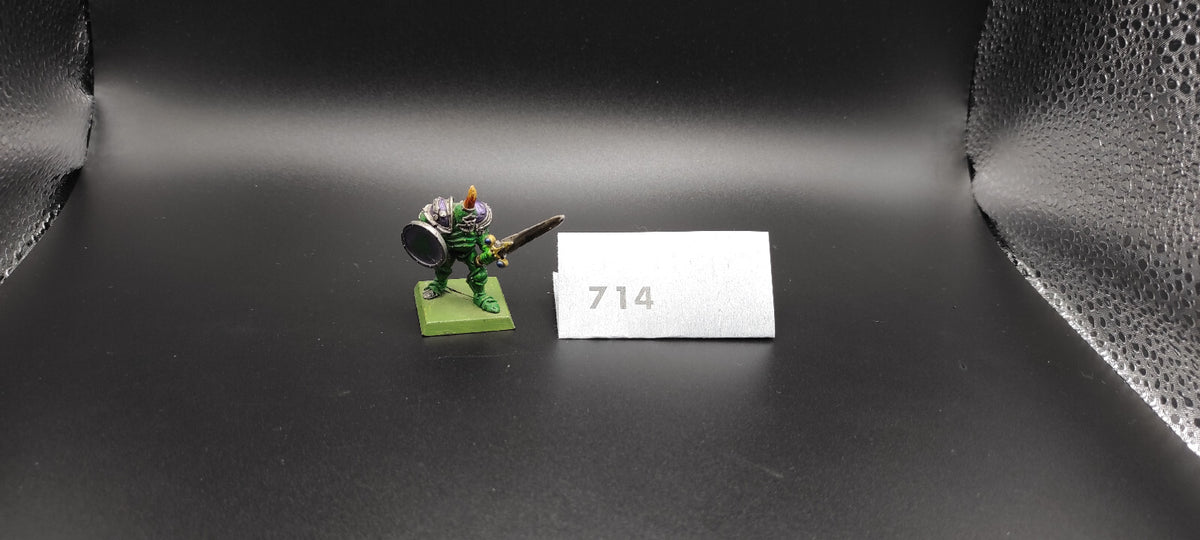 (1) Chaos Warrior Classic Warhammer Fantasy Miniatures -1533-