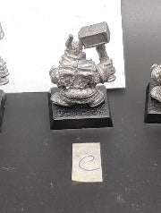 (1) Dwarf Hammerers Warhammer Fantasy Miniatures -1055-