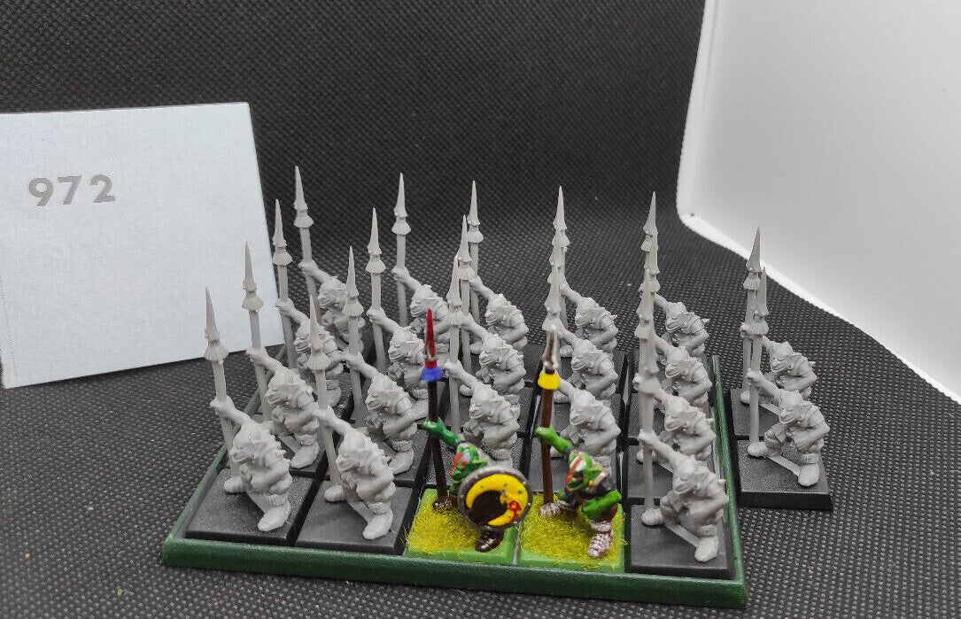 (22) OOP Plastic Goblins with Spear Orcs & Goblins Warhammer Fantasy Miniatures -1562-