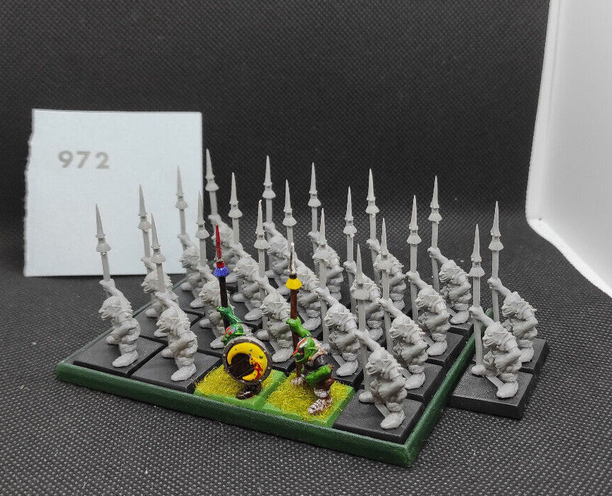 (22) OOP Plastic Goblins with Spear Orcs & Goblins Warhammer Fantasy Miniatures -1562-