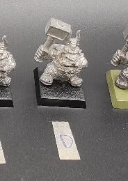 (1) Dwarf Hammerers Warhammer Fantasy Miniatures -1056-