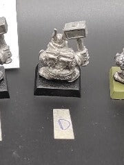 (1) Dwarf Hammerers Warhammer Fantasy Miniatures -1056-
