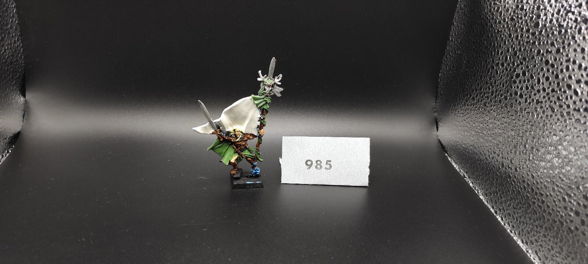 (1) Wood Elves Standard Bearer Warhammer Fantasy Miniatures -2379-