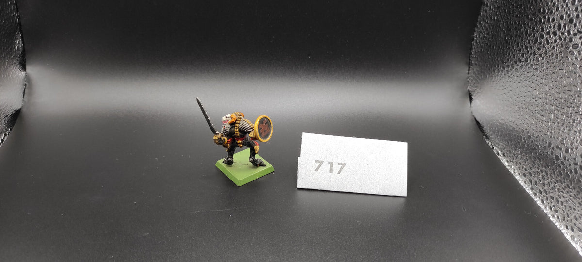 (1) Chaos Warrior Classic Warhammer Fantasy Miniatures -1536-