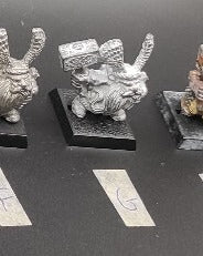 (1) Dwarf Hammerers Warhammer Fantasy Miniatures -1059-