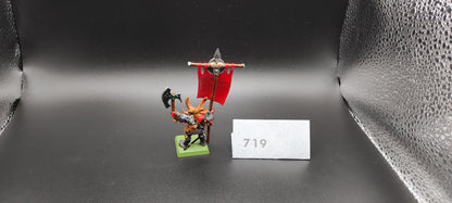 (1) Chaos Standard Bearer Warriors of Chaos Warhammer Fantasy Miniatures -1538-