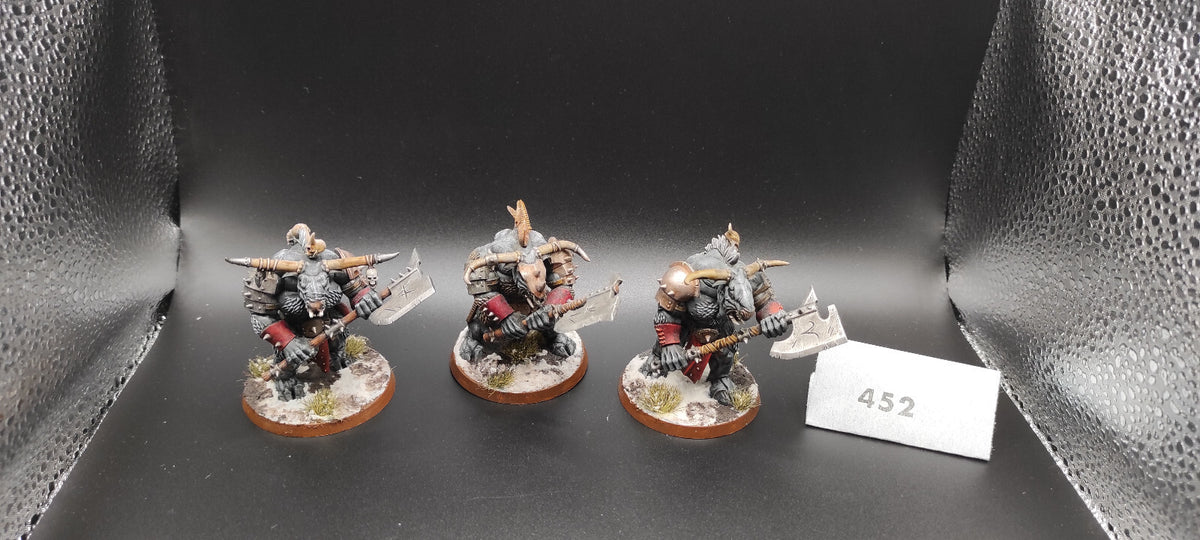 (3) Minotaurs Beastmen Warhammer Fantasy Miniatures -2440-