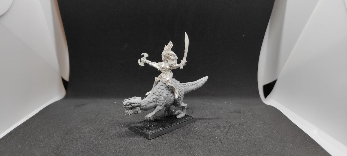 (1) Supreme Sorceress on Cold One Metal Dark Elves Warhammer Fantasy Miniatures -2042-