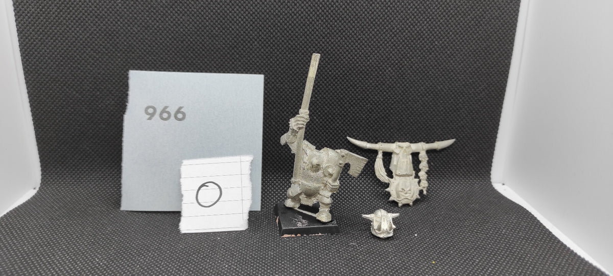 (1) Black Orc Metal Standard Bearer OOP Orcs & Goblins Warhammer Fantasy Miniatures -1564-