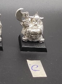(1) Bugman's Ranger Dwarfs Warhammer Fantasy Miniatures -1064-