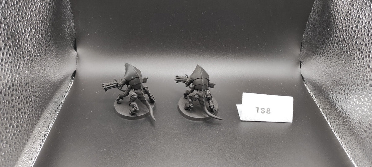 (2) Hive Guard PLASTIC Tyranids Warhammer 40k -1804-