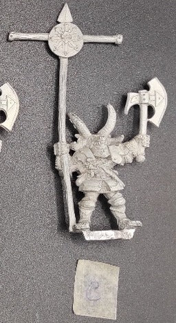 (1) Chaos Command Standard Warriors of Chaos Warhammer Fantasy Miniatures -2071-