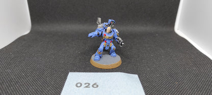 (1) Space Marines Ultramarine Captain Resin Warhammer 40k -2408-