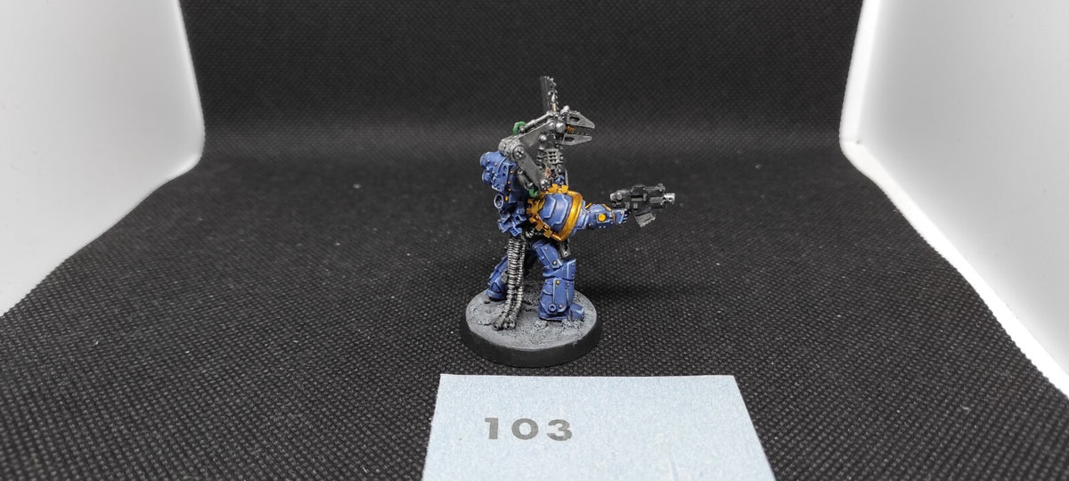 (1) Space Marine Techmarine Horus Heresy Hero Ultramarines Space Marines Warhammer 40k -2409-