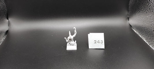 (1) Skink Chief Hero METAL Lizardmen Warhammer Fantasy Miniatures -1025-