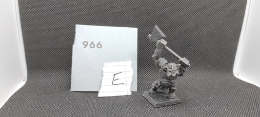 (1) Black Orc Metal OOP Orcs & Goblins Warhammer Fantasy Miniatures -1572-