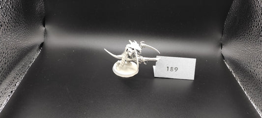 (1) Tyranid Warrior PLASTIC Warhammer 40k -1811-