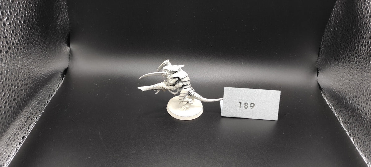 (1) Tyranid Warrior PLASTIC Warhammer 40k -1811-