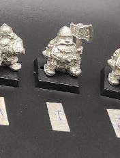 (1) Imperial Dwarf Warhammer Fantasy Miniatures -1075-