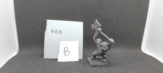 (1) Black Orc Metal OOP Orcs & Goblins Warhammer Fantasy Miniatures -1574-