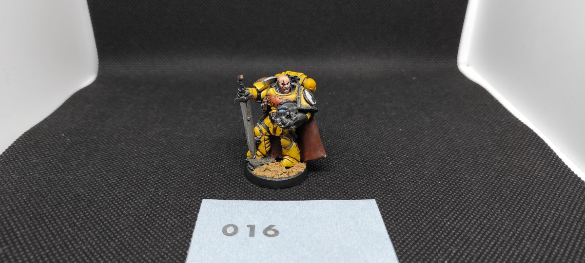 (1) Space Marine Captain Chapter Master Imperial Fists Space Marines Warhammer 40k -1730-