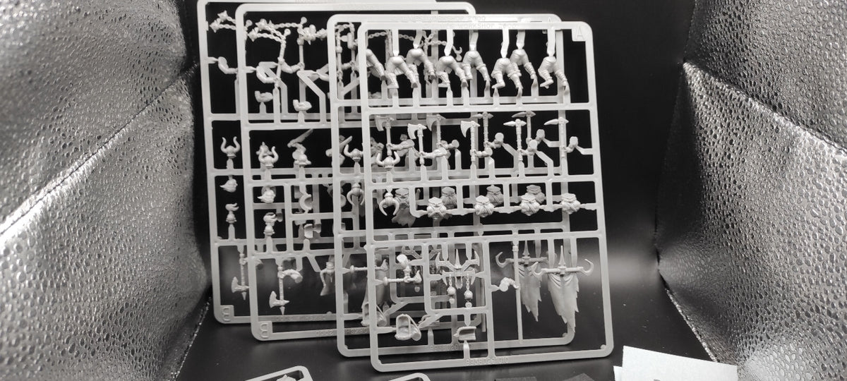 (8) Chaos Marauders NEW Warriors of Chaos Warhammer Fantasy Miniatures -2459-