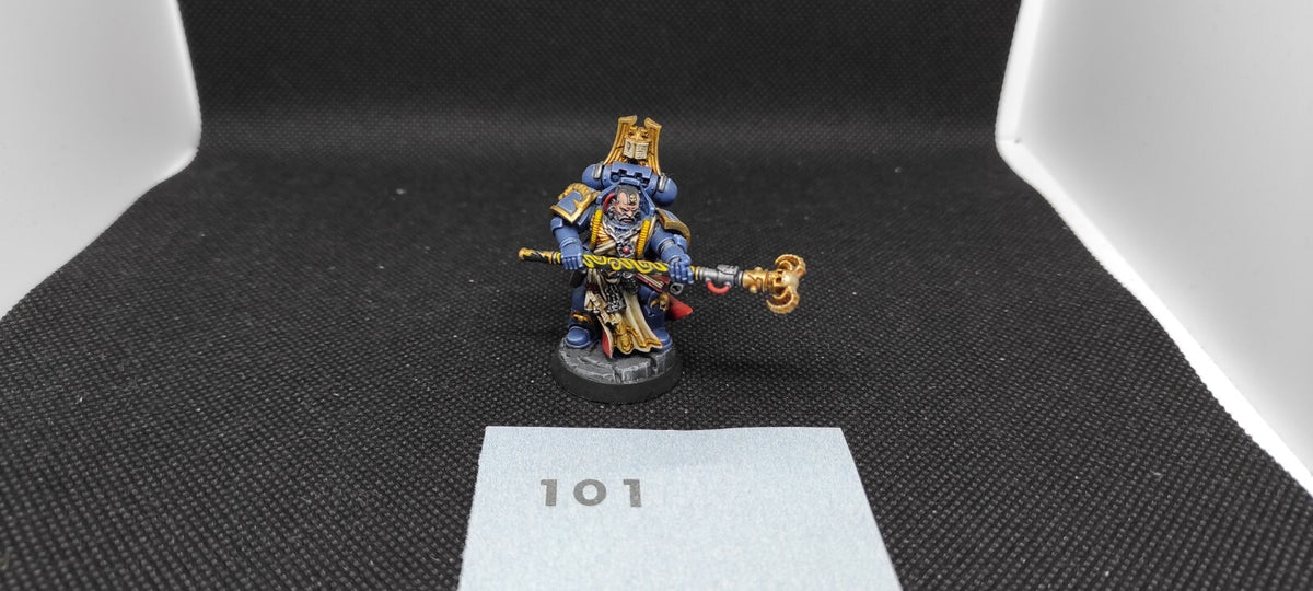 (1) Space Marine Librarian Ultramarines Space Marines Warhammer 40k -2426-