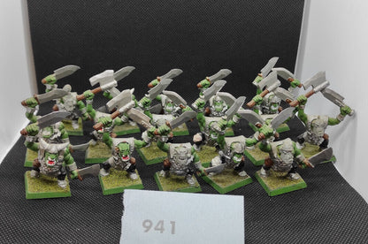 (16) Orcs Boys Boyz Orcs & Goblins Warhammer Fantasy Miniatures -1586-