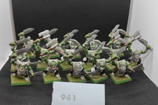 (16) Orcs Boys Boyz Orcs & Goblins Warhammer Fantasy Miniatures -1586-