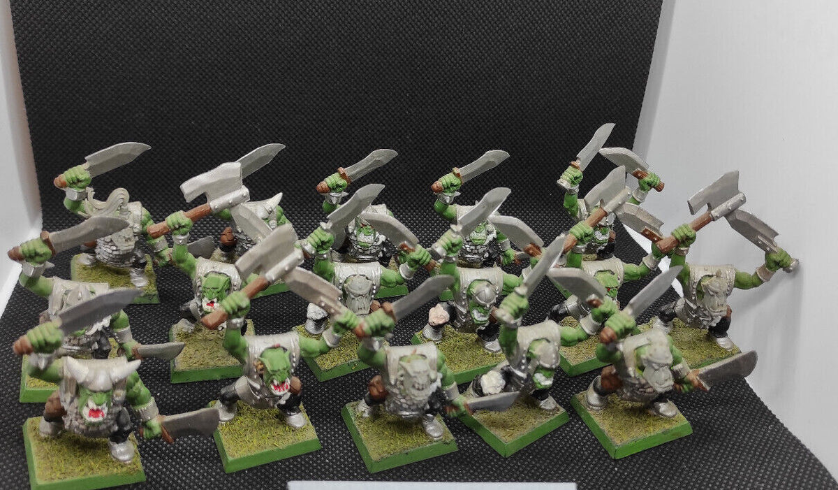 (16) Orcs Boys Boyz Orcs & Goblins Warhammer Fantasy Miniatures -1586-