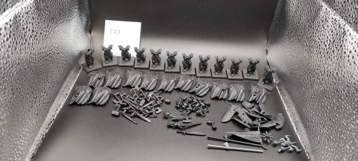 (12) Chaos Warriors Warhammer Fantasy Miniatures -2473-