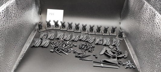 (12) Chaos Warriors Warhammer Fantasy Miniatures -2473-